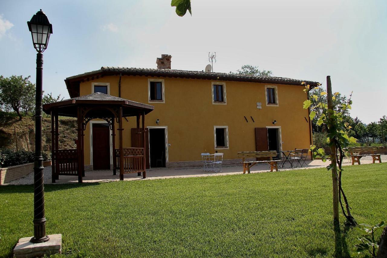 Al Castello Villa San Severino Marche Exterior foto